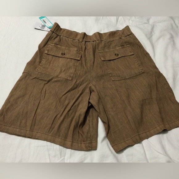 Kut from the Kloth Nicolette Line Short w/ Pleats Chocolate Size 10 - Picture 3 of 8